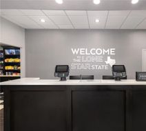 Hampton Inn Cotulla Lobby