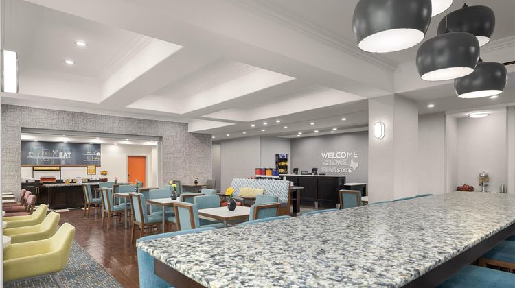 Hampton Inn Cotulla Lobby