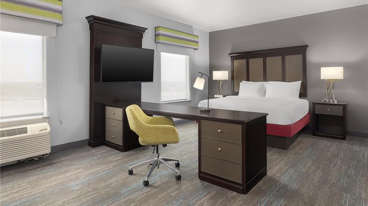 Hampton Inn Cotulla Room