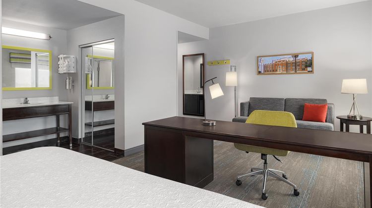 Hampton Inn Cotulla Room