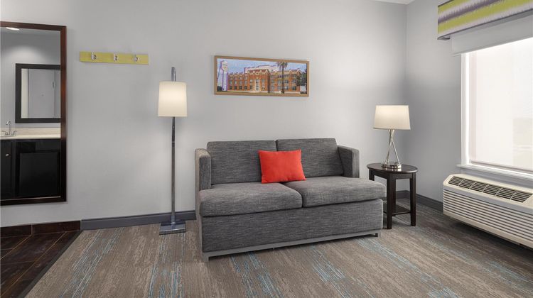 Hampton Inn Cotulla Room