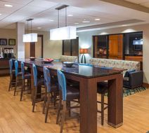 Hampton Inn Columbia Lobby