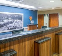 Hampton Inn Columbia Lobby