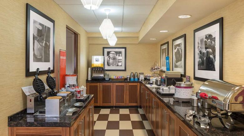 <b>Hampton Inn Columbia Restaurant</b>. Images powered by <a href="https://iceportal.shijigroup.com/" title="IcePortal" target="_blank">IcePortal</a>.