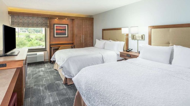 <b>Hampton Inn Columbia Room</b>. Images powered by <a href="https://iceportal.shijigroup.com/" title="IcePortal" target="_blank">IcePortal</a>.