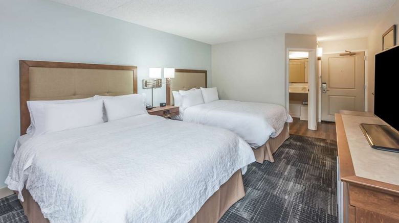 <b>Hampton Inn Columbia Room</b>. Images powered by <a href="https://iceportal.shijigroup.com/" title="IcePortal" target="_blank">IcePortal</a>.