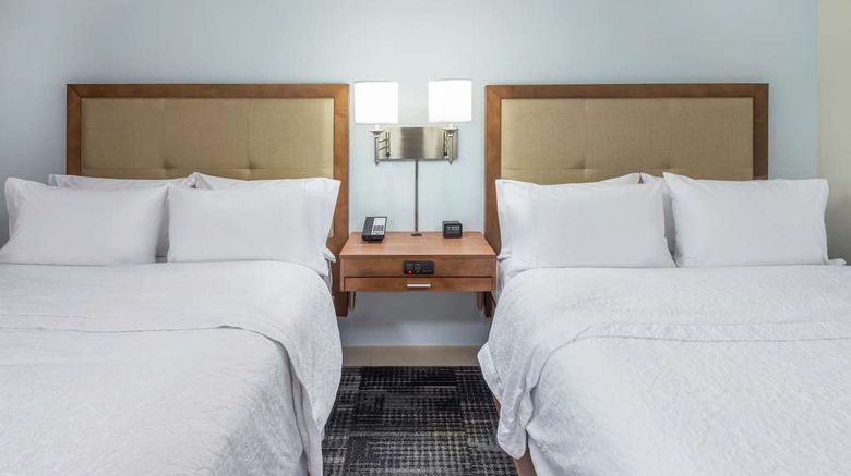 <b>Hampton Inn Columbia Room</b>. Images powered by <a href="https://iceportal.shijigroup.com/" title="IcePortal" target="_blank">IcePortal</a>.