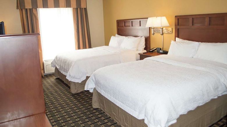 <b>Hampton Inn & Suites Columbia Room</b>. Images powered by <a href="https://iceportal.shijigroup.com/" title="IcePortal" target="_blank">IcePortal</a>.