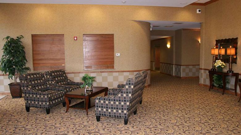 <b>Hampton Inn & Suites Columbia Lobby</b>. Images powered by <a href="https://iceportal.shijigroup.com/" title="IcePortal" target="_blank">IcePortal</a>.