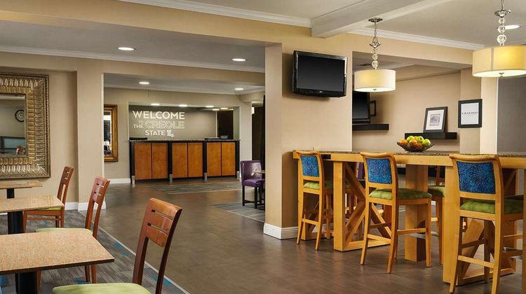 Hampton Inn Covington Lobby