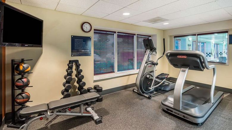 <b>Hampton Inn Clifton Park Health</b>. Images powered by <a href="https://iceportal.shijigroup.com/" title="IcePortal" target="_blank">IcePortal</a>.