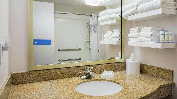 Hampton Inn Clifton Park Room