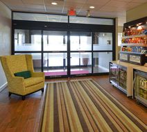 Hampton Inn Carbondale Lobby