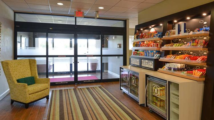 Hampton Inn Carbondale Lobby