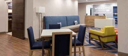 Hampton Inn Castle Rock Lobby