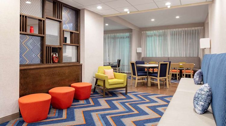 Hampton Inn Castle Rock Lobby