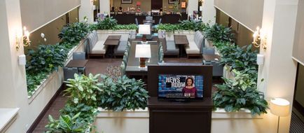 Hampton Inn Cornelia Lobby