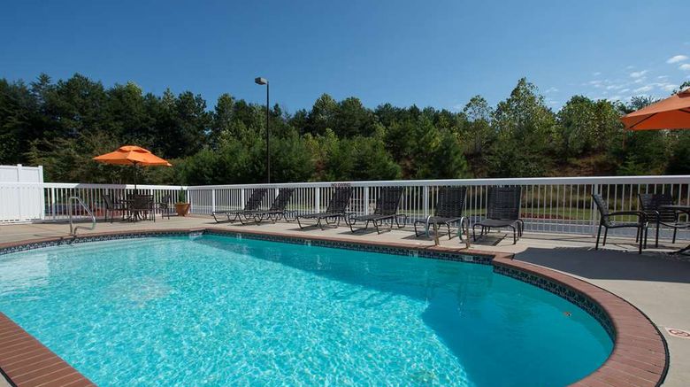 <b>Hampton Inn Cornelia Pool</b>. Images powered by <a href="https://iceportal.shijigroup.com/" title="IcePortal" target="_blank">IcePortal</a>.