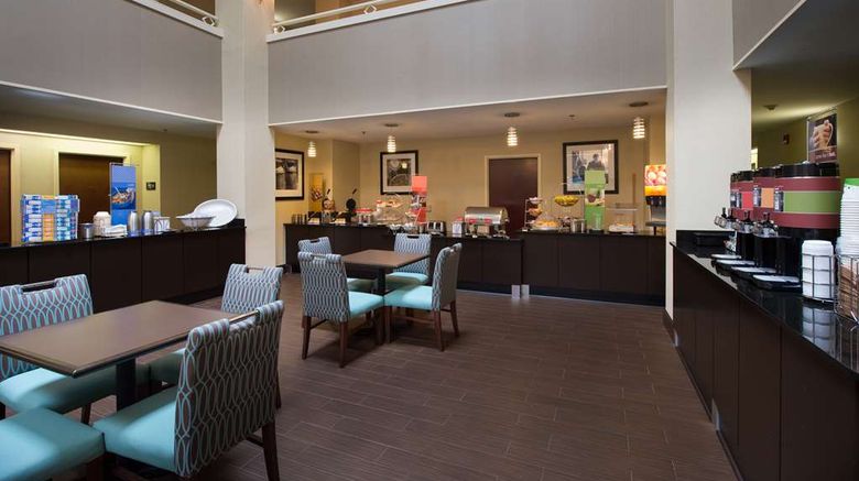 <b>Hampton Inn Cornelia Restaurant</b>. Images powered by <a href="https://iceportal.shijigroup.com/" title="IcePortal" target="_blank">IcePortal</a>.