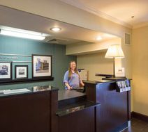 Hampton Inn Cornelia Lobby