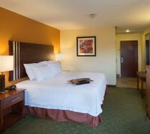 Hampton Inn Cornelia Room