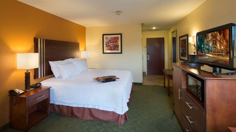 <b>Hampton Inn Cornelia Room</b>. Images powered by <a href="https://iceportal.shijigroup.com/" title="IcePortal" target="_blank">IcePortal</a>.