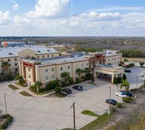 Hampton Inn Alice Exterior