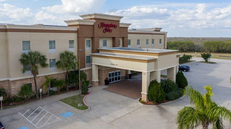 Hampton Inn Alice Exterior