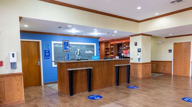 Hampton Inn Alice Lobby
