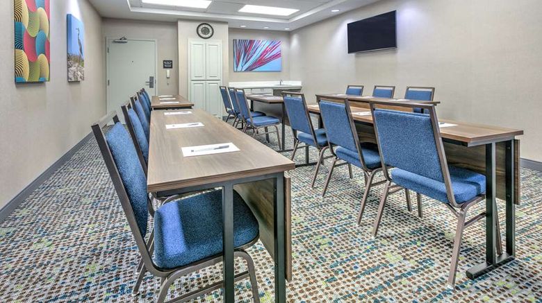 <b>Hampton Inn Kingsville Meeting</b>. Images powered by <a href="https://iceportal.shijigroup.com/" title="IcePortal" target="_blank">IcePortal</a>.