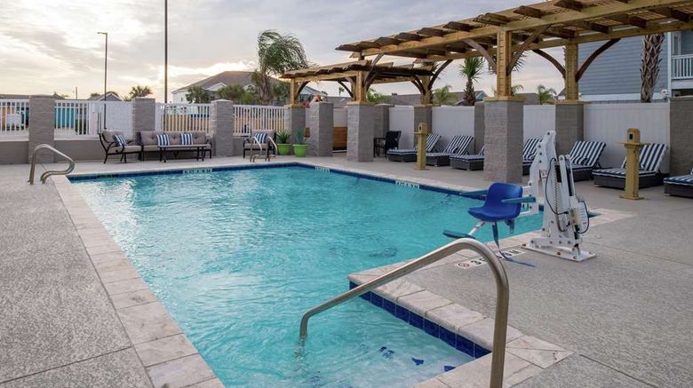 <b>Hampton Inn & Suites Port Aransas Pool</b>. Images powered by <a href="https://iceportal.shijigroup.com/" title="IcePortal" target="_blank">IcePortal</a>.