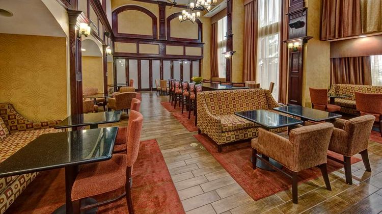 Hampton Inn & Suites Corsicana Lobby