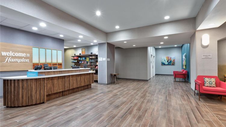 Hampton Inn & Suites Corsicana Lobby