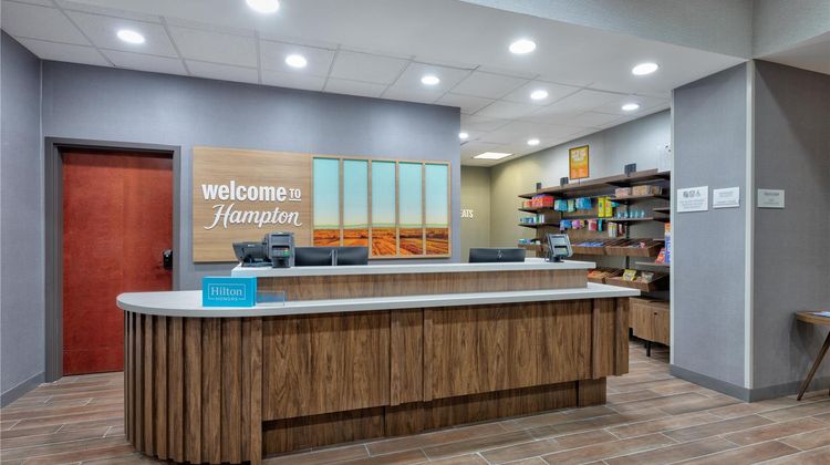 Hampton Inn & Suites Corsicana Lobby