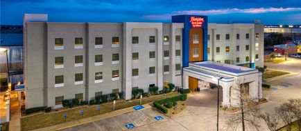 Hampton Inn & Suites Corsicana Exterior