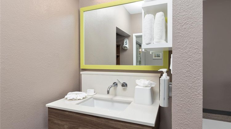 Hampton Inn & Suites Corsicana Room