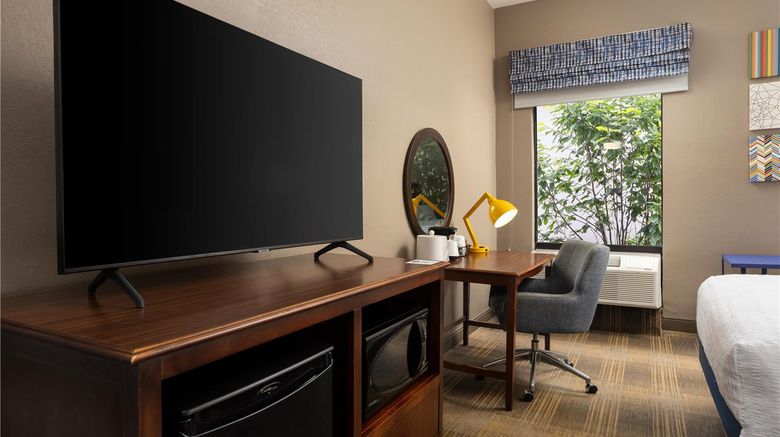 <b>Hampton Inn Carrollton Room</b>. Images powered by <a href="https://iceportal.shijigroup.com/" title="IcePortal" target="_blank">IcePortal</a>.