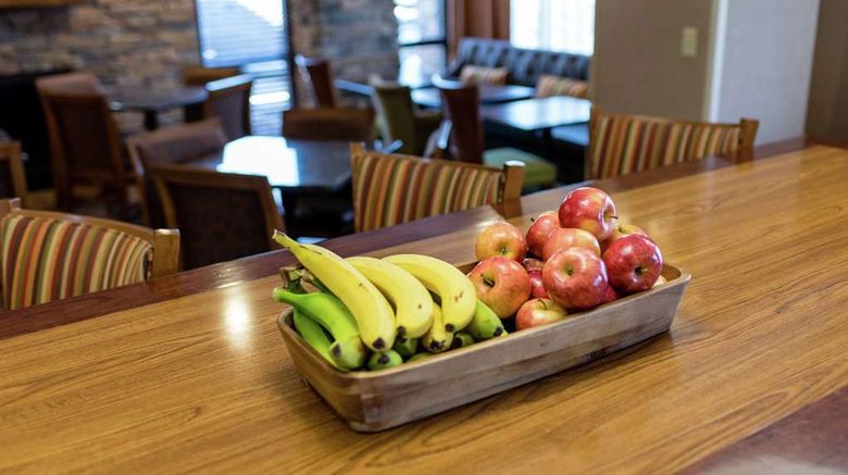 <b>Hampton Inn Caryville Lobby</b>. Images powered by <a href="https://iceportal.shijigroup.com/" title="IcePortal" target="_blank">IcePortal</a>.