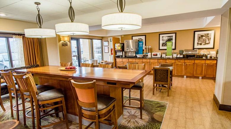 <b>Hampton Inn Caryville Restaurant</b>. Images powered by <a href="https://iceportal.shijigroup.com/" title="IcePortal" target="_blank">IcePortal</a>.