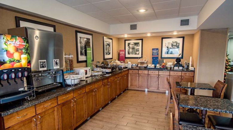 <b>Hampton Inn Caryville Restaurant</b>. Images powered by <a href="https://iceportal.shijigroup.com/" title="IcePortal" target="_blank">IcePortal</a>.