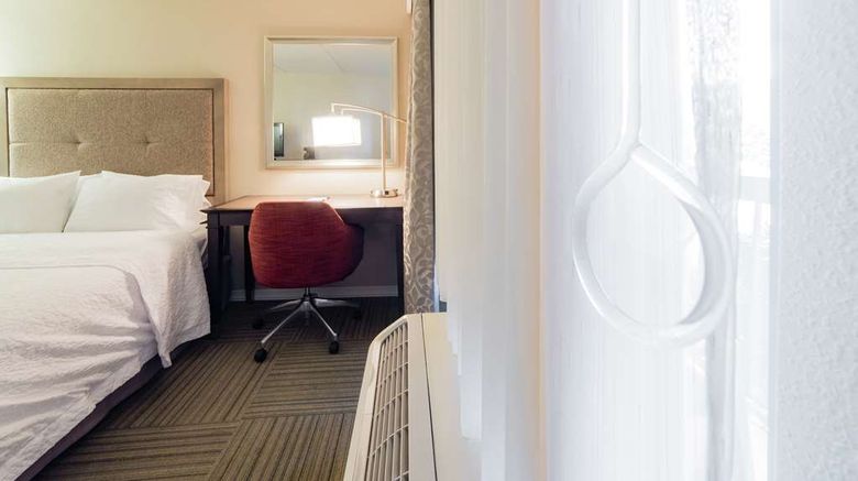 <b>Hampton Inn Caryville Room</b>. Images powered by <a href="https://iceportal.shijigroup.com/" title="IcePortal" target="_blank">IcePortal</a>.