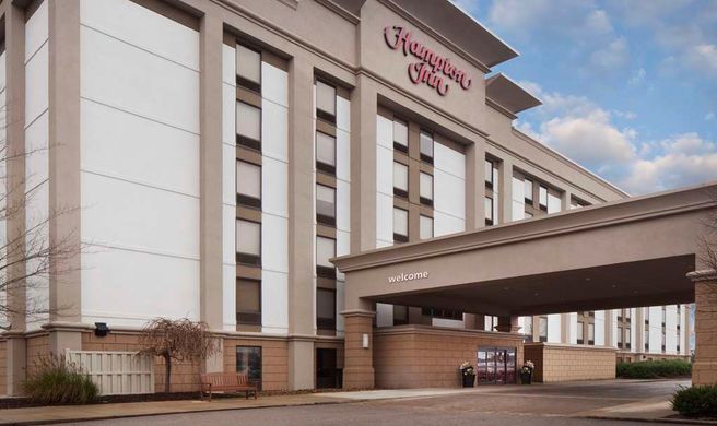 Hampton Inn Charleston-Southridge Exterior