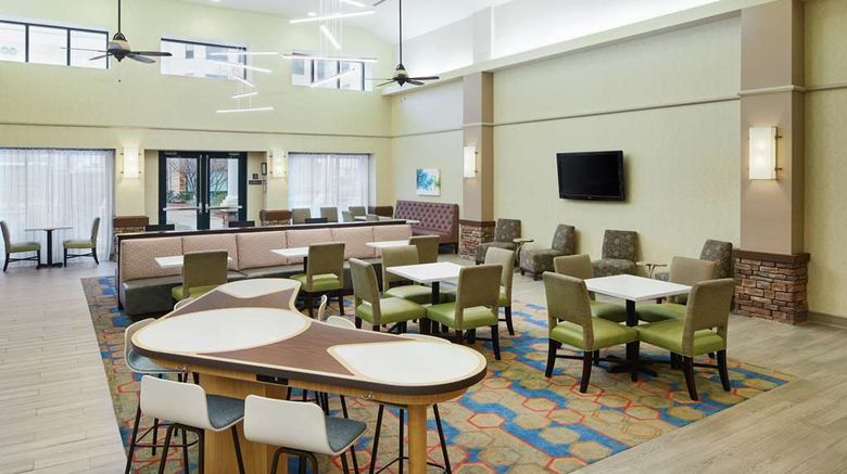 <b>Homewood Suites Columbus Lobby</b>. Images powered by <a href="https://iceportal.shijigroup.com/" title="IcePortal" target="_blank">IcePortal</a>.