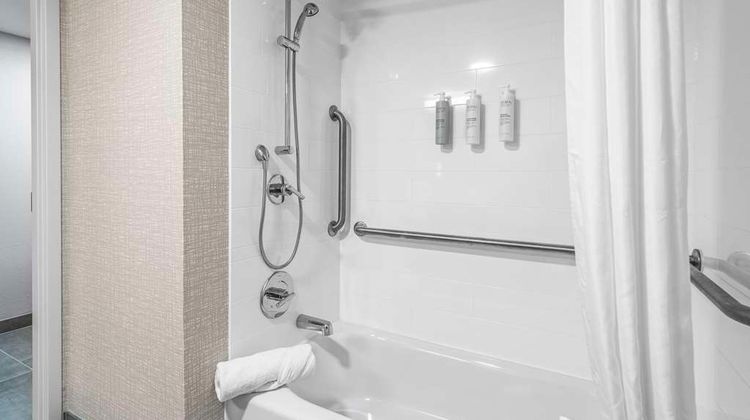Hampton Inn Columbus-North Room