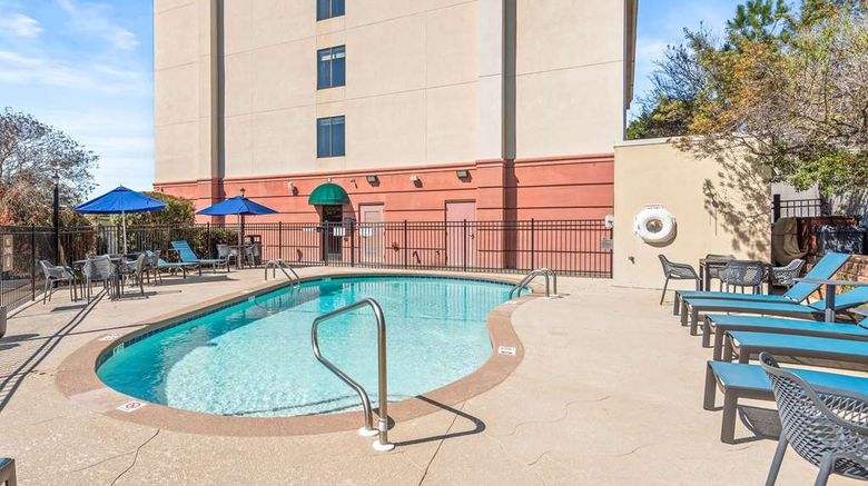 <b>Hampton Inn Columbus-North Pool</b>. Images powered by <a href="https://iceportal.shijigroup.com/" title="IcePortal" target="_blank">IcePortal</a>.