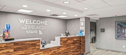 Hampton Inn Columbus-North Lobby