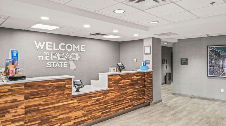 Hampton Inn Columbus-North Lobby