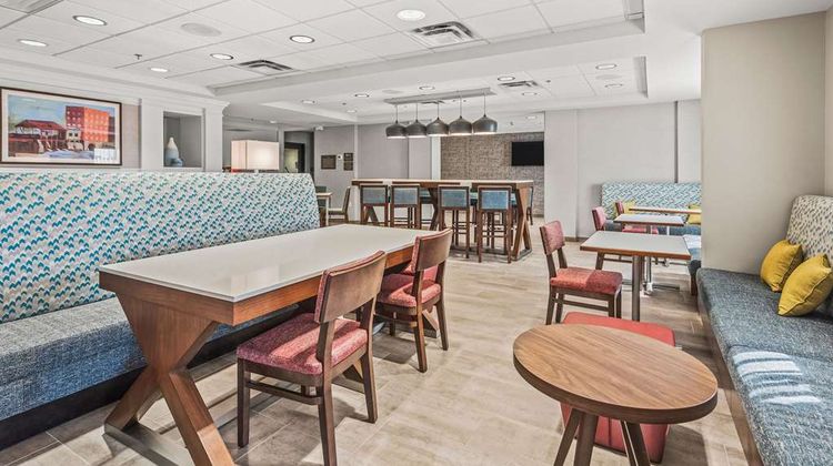 Hampton Inn Columbus-North Restaurant