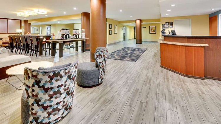 Hampton Inn Carson Lobby