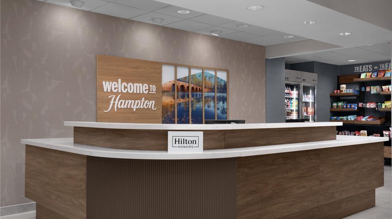 <b>Hampton Inn Crossville Lobby</b>. Images powered by <a href="https://iceportal.shijigroup.com/" title="IcePortal" target="_blank">IcePortal</a>.